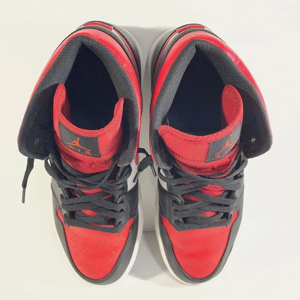 Nike Mens Size 11 Air Jordan 1 Mid Bred Toe Black Red White 554724-079